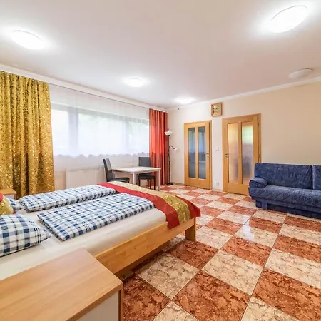 Apartment Blizko Centra Prahy *
